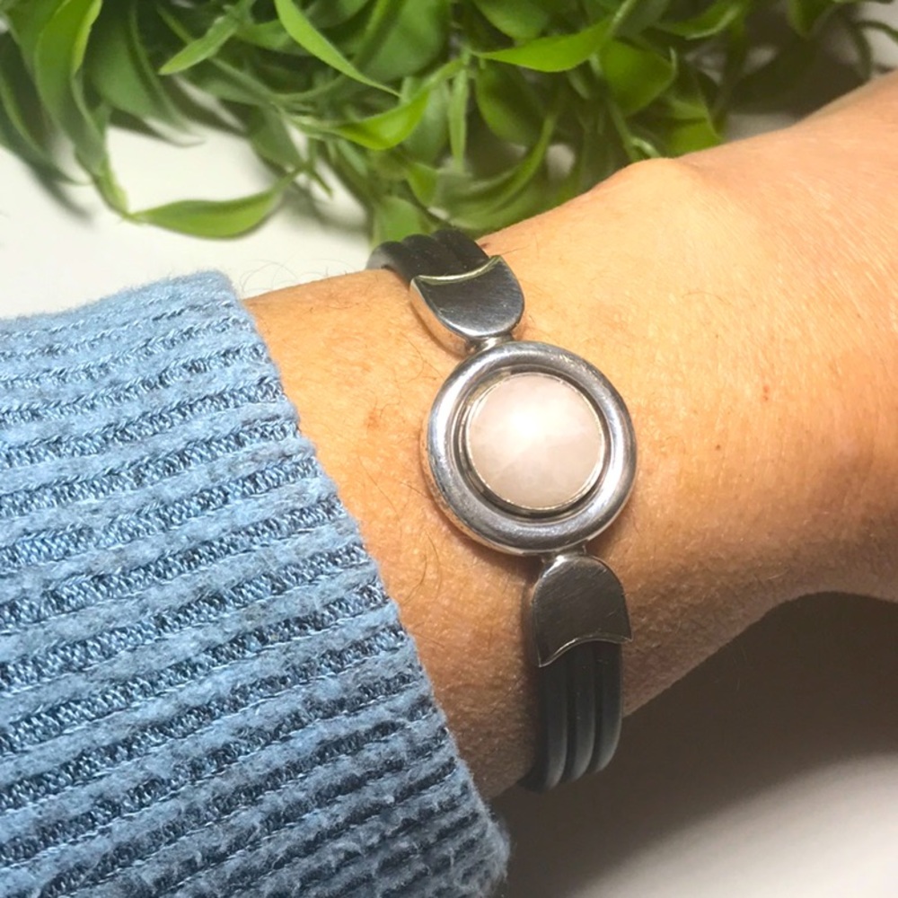 🌿 Vintage YANVAN Sterling Silver and Black Rubber Bracelet 🌿